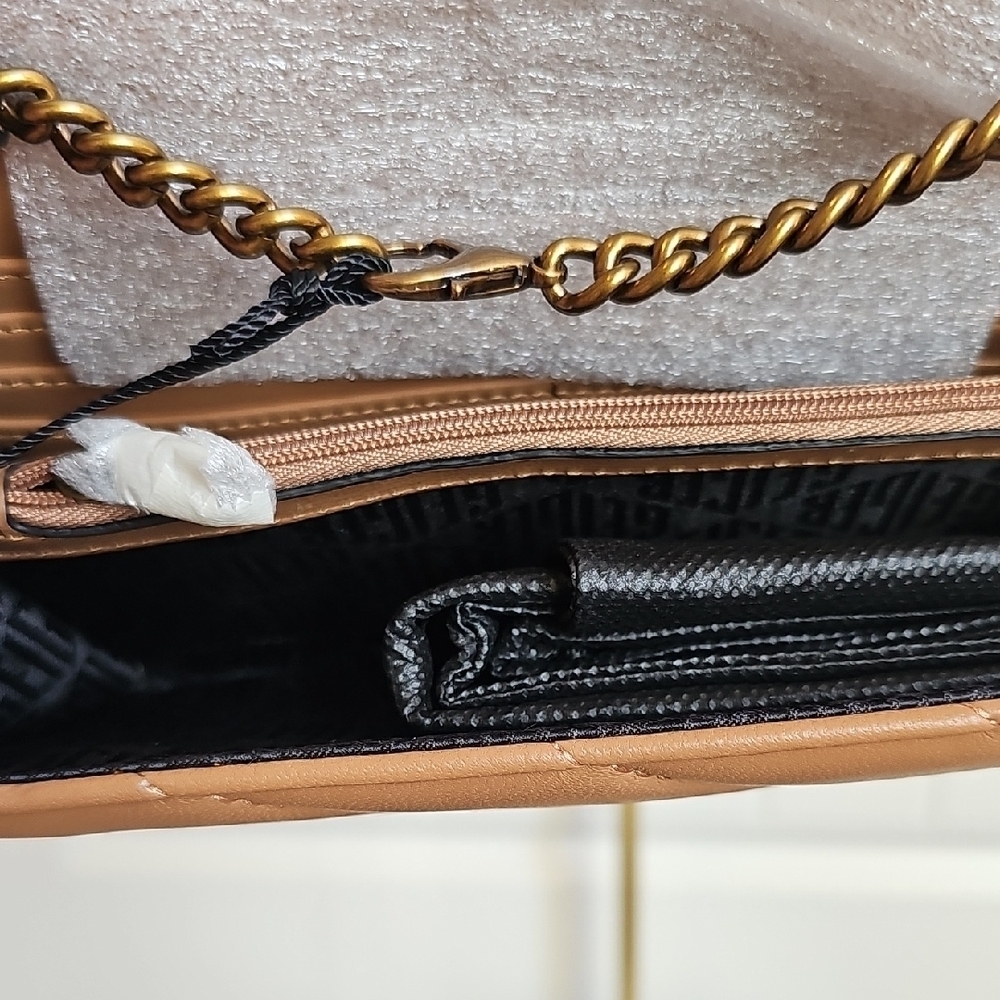 Kurt Geiger NWT London Soho Drench Leather Wallet on a Detachable Chain - Picture 8 of 9